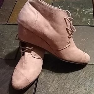 Ankle boots